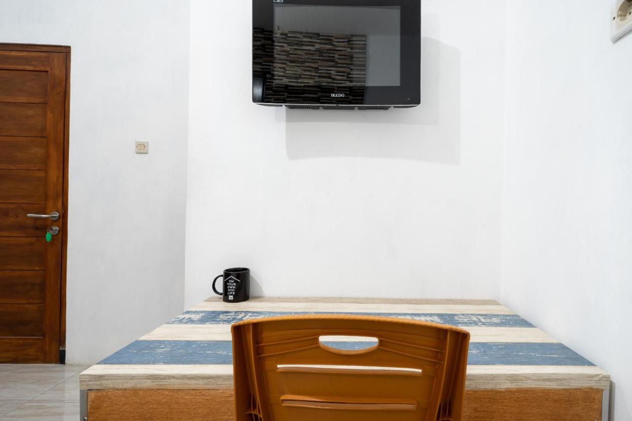 Oyo 2098 Homestay Kk Ngaglik Kültér fotó