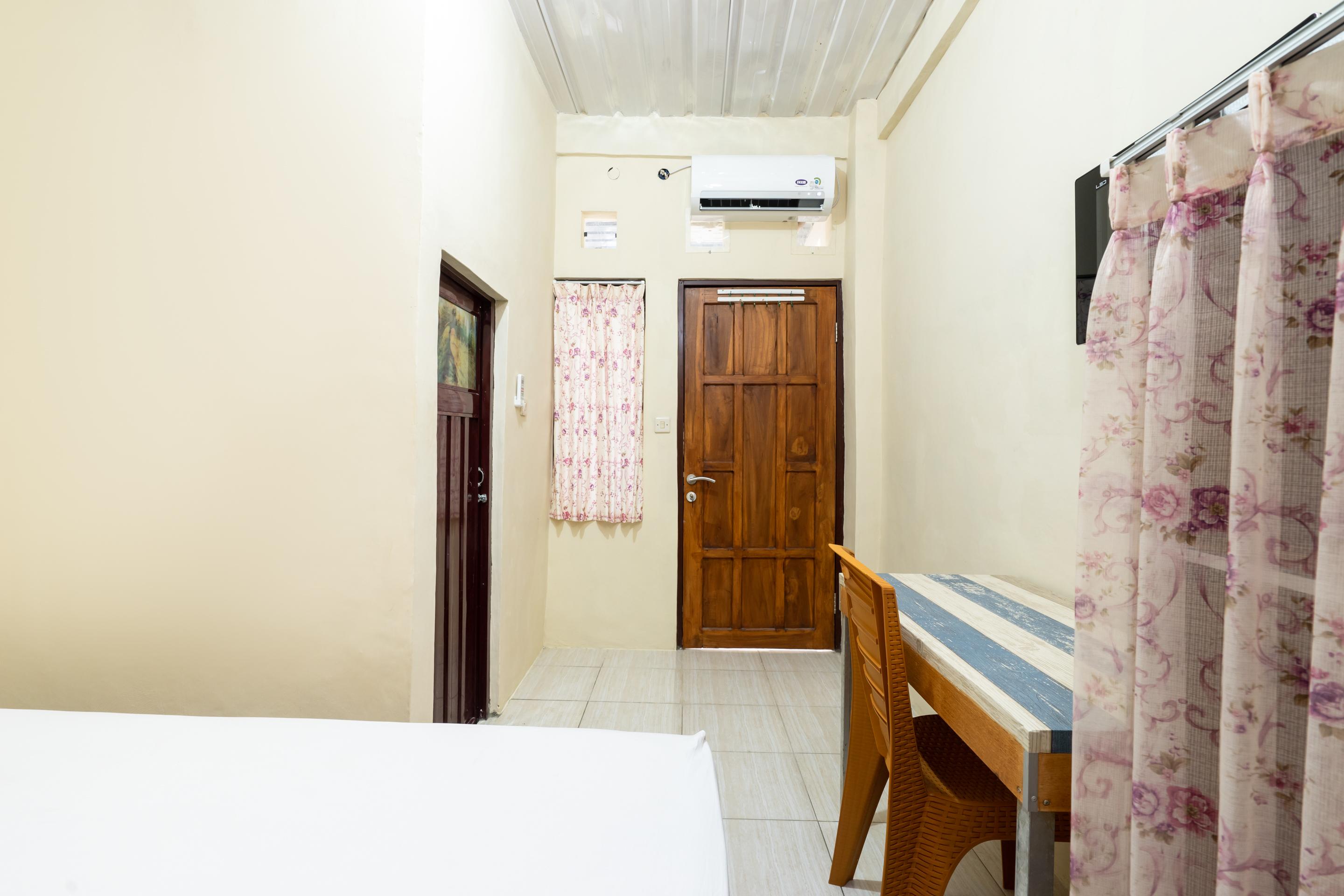 Oyo 2098 Homestay Kk Ngaglik Kültér fotó