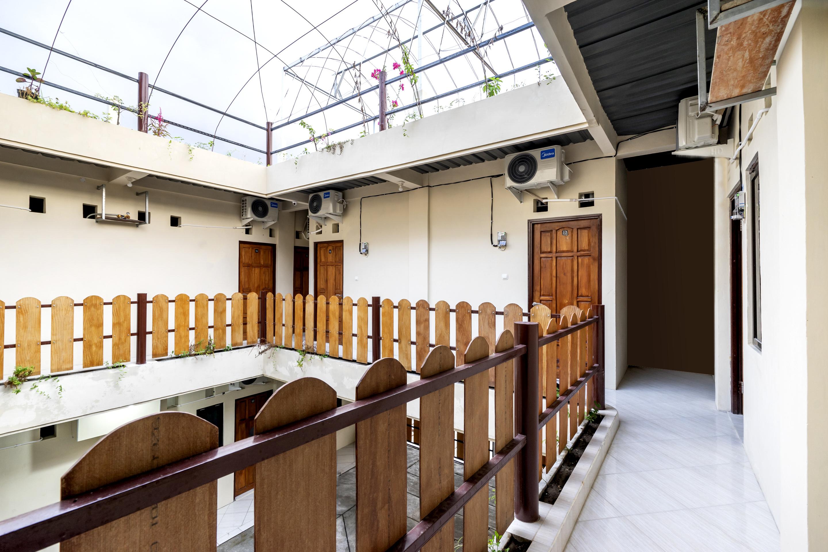 Oyo 2098 Homestay Kk Ngaglik Kültér fotó